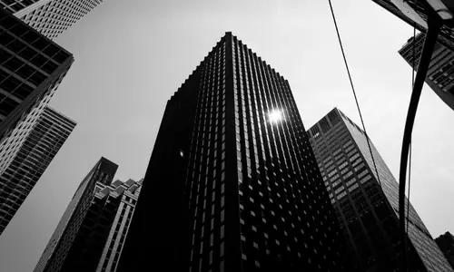 NYC'li Milyonerler Sosyalist Adayın Yükselişiyle Banliyölere Akın Ediyor